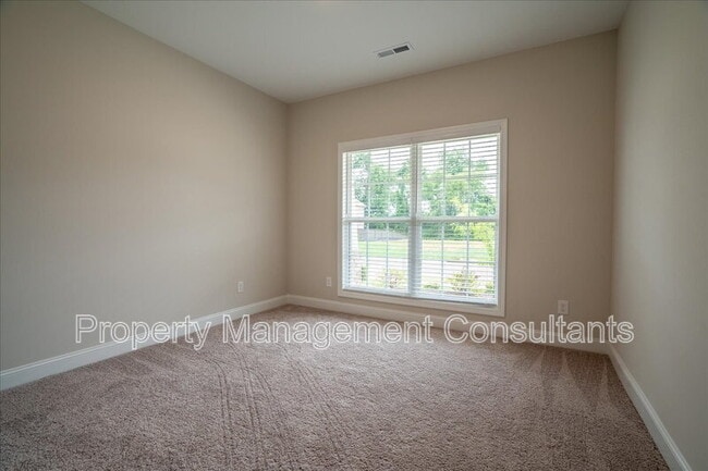 Photo - 330 Crk Grv Ave