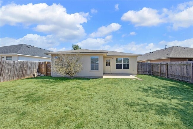 Photo - 108 Loryn Dr