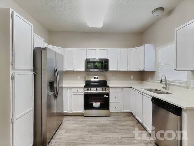 Photo - 6041 Briggs Dr