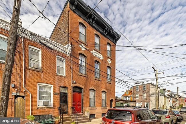 Building Photo - 1036 Crease St Rental