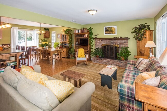 Photo - 16 Beechwood Dr