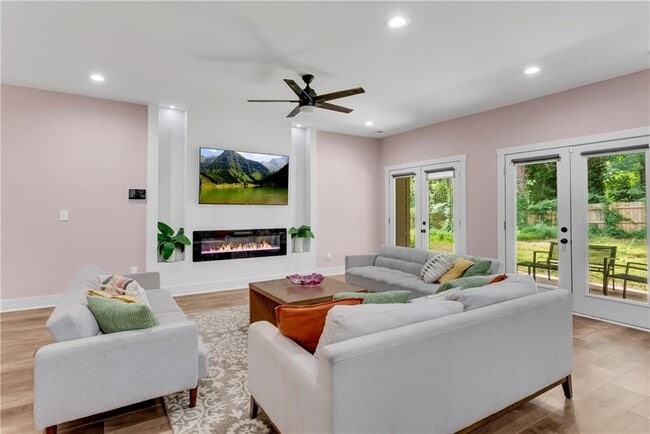 Photo - 2424 Connally Dr