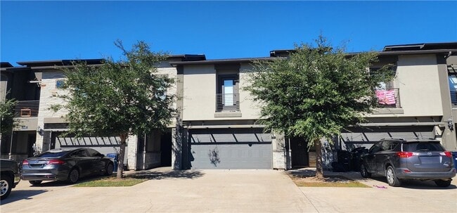 Photo - 2907 Papa Bear Dr