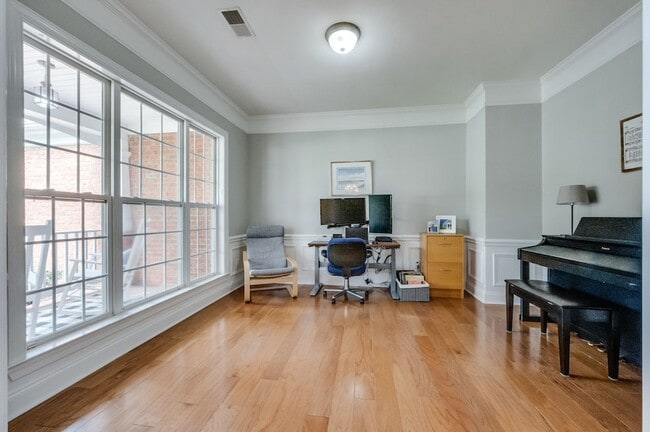 Photo - 2005 Daylily Dr