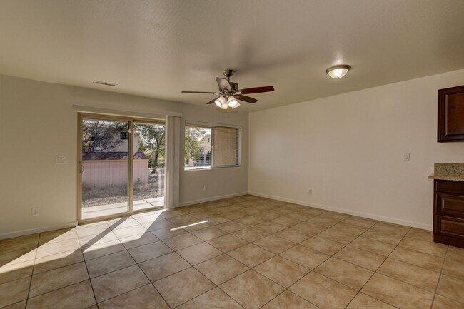 3013 N Corrine Dr