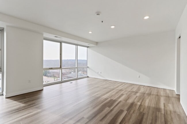 Photo - $1,950 | 1 Bedroom, 2 Bathroom Condo | Pet Friendly* | Available for Immediate move-in!