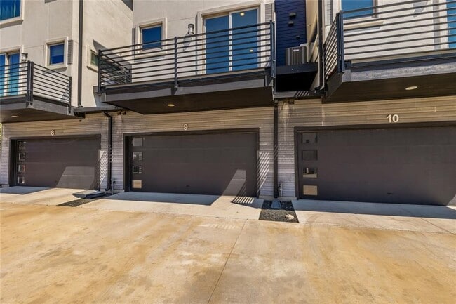 Photo - 1417 Kramer Ln