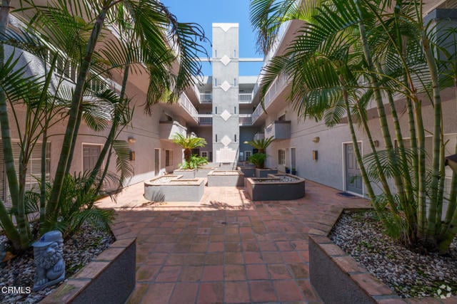 Building Photo - 10925 Blix St Rental