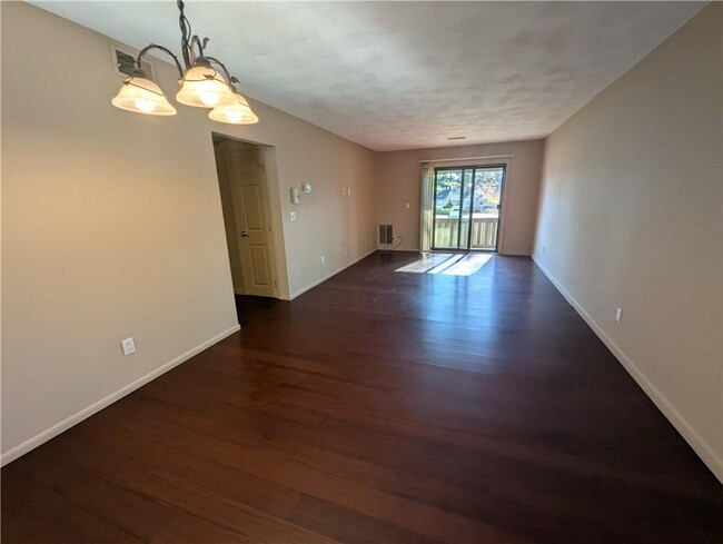 Photo - 1145 Hartford Ave Condominio Unidad 3C