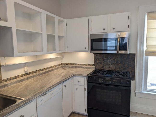 Photo - 5313 Broadway, 1