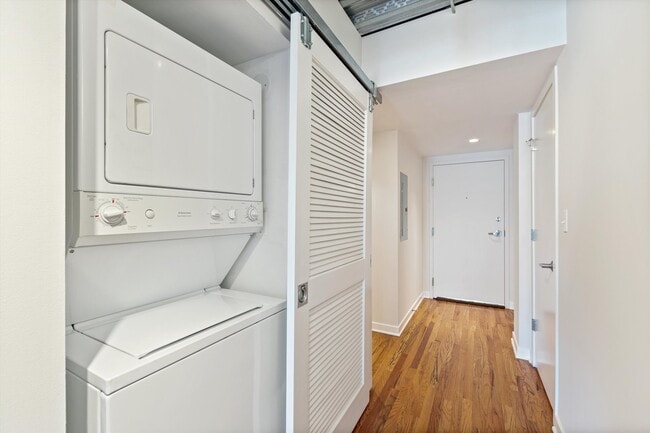 Photo - 1910 S Indiana Ave Unit 523
