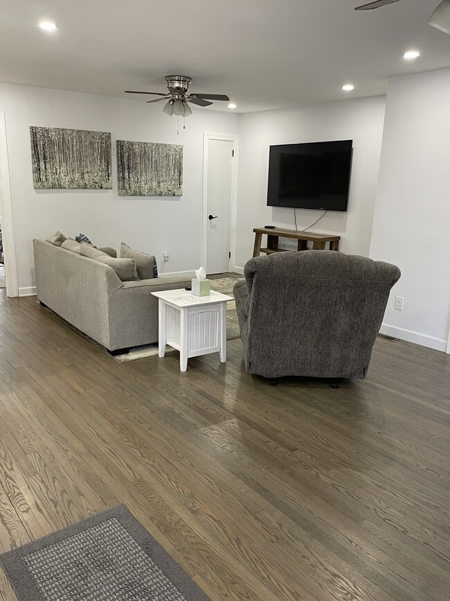 Living Room - 991 State Rd S-10-1490