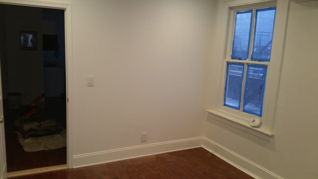 bed room - 552 Main St Unit 2nd floor R.