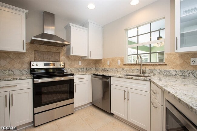 Photo - 1380 Albatross Rd