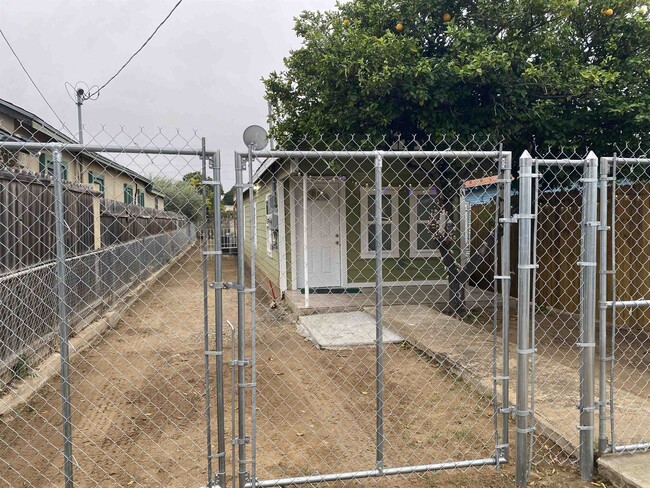 Photo - 305 W Ash St