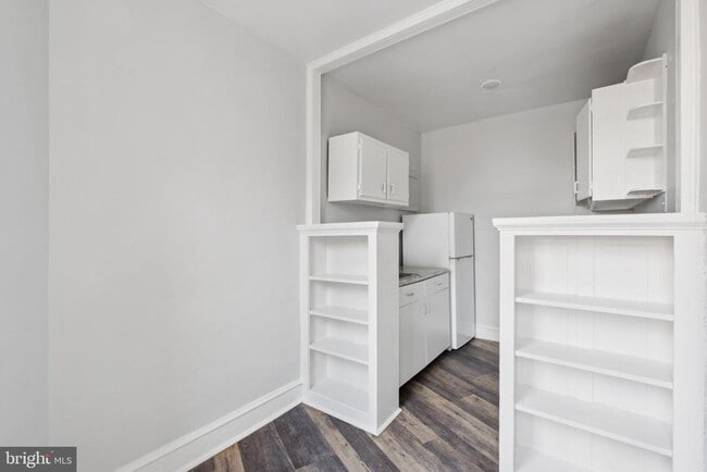 Building Photo - 7250 Chestnut St Unit D- 402