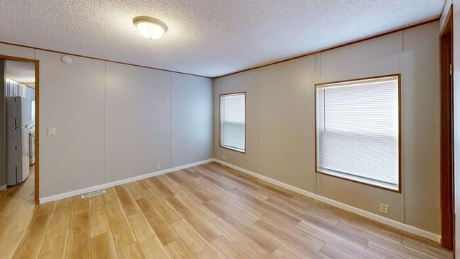 Photo - 147 American Ave