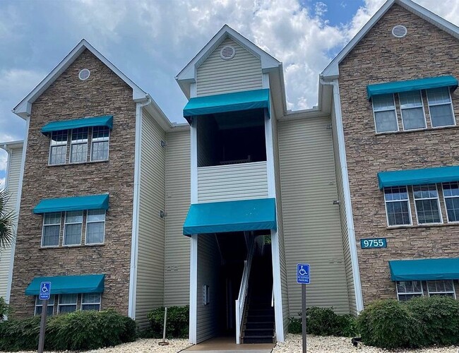 Building Photo - Beautiful Condo in Gated Community! Resort Style Amenities, Walk to beach, Awesome Myrtle Beach L...