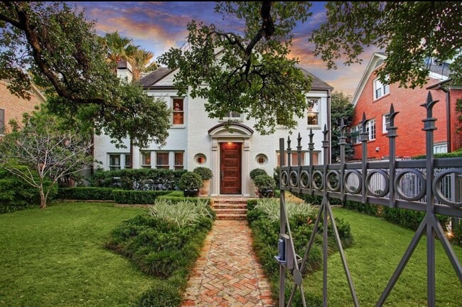 Building Photo - 2015 South Blvd Rental