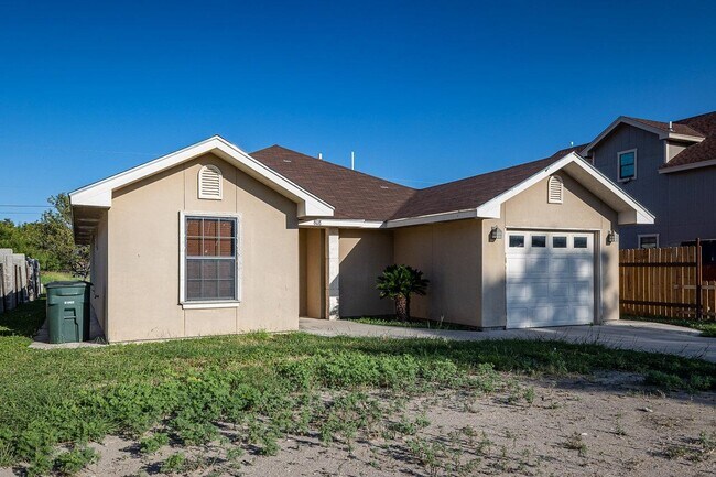 Photo - 808 E Gutierrez St