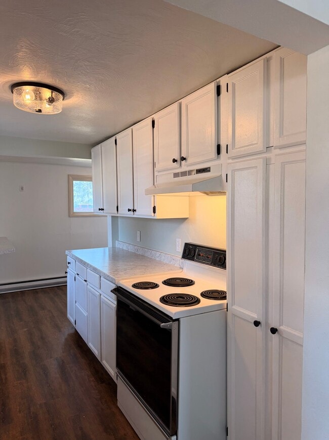Photo - 118 W 2nd St