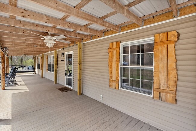 Photo - Ranch with 6 Acres!