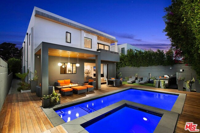 Building Photo - 736 N Curson Ave Rental