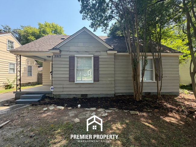 Building Photo - Move-In Ready 3 Bedroom Home on Spottswood - Large Fenced Backyard