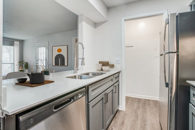 Photo - Woodlyn Apartment Homes