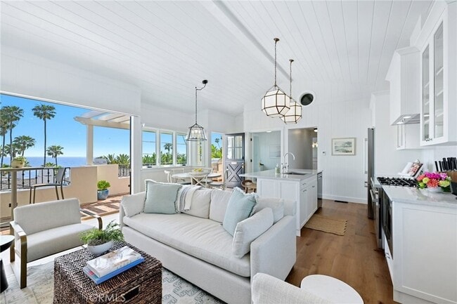 Building Photo - 360 Cliff Dr Rental