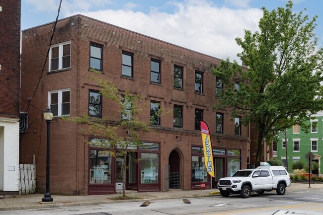 Building Photo - Coming Soon: 2BR Apartment – ETA 10/1/25 Unit 7
