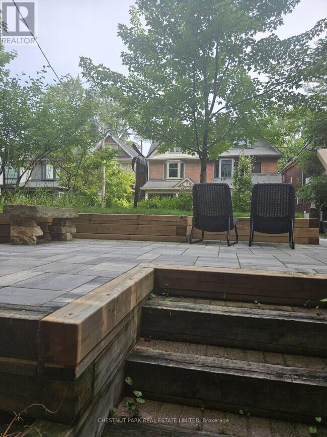 Photo - 10 Wroxeter Ave