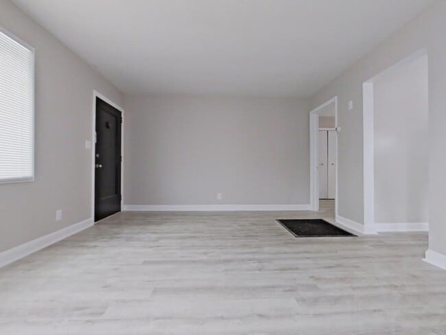 Photo - 610 Hawthorne Ave