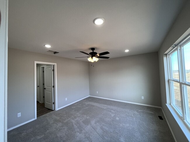 Photo - Great spacious home in Strafford