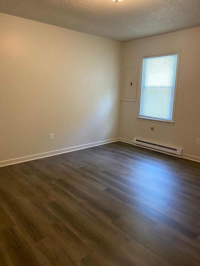 Photo - Nice Two Bedroom Apartment for Rent near BRCC