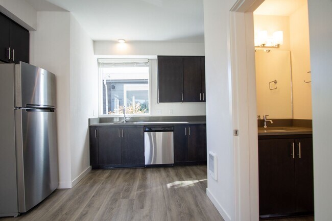 Photo - Stylish 2-Bedroom Townhouse in St John's R... Unit 45-01