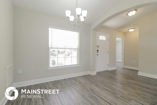 Photo - 417 Athabasca Ct