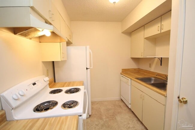 Photo - 7116 Pearson Rd