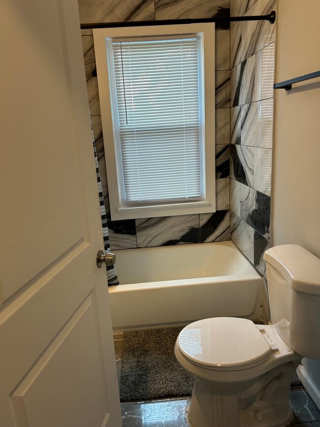 Photo - 14559 Strathmoor St Unit Top