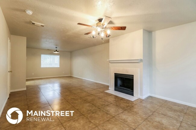 Photo - 18442 Hollow Oaks Cir