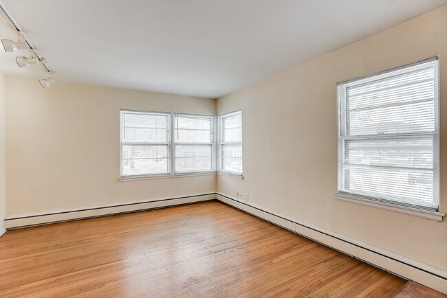 Photo - 123 W 26th Street Apartments