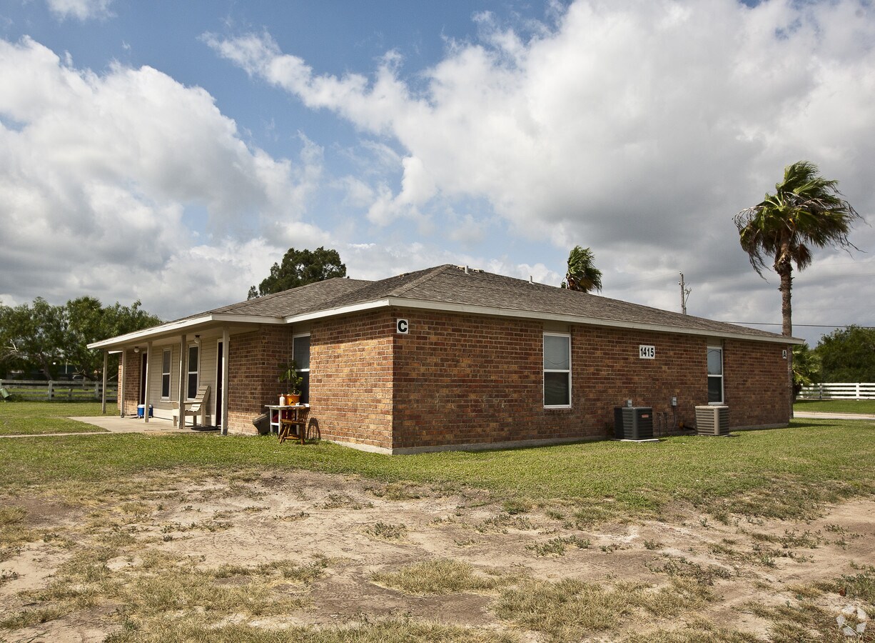 Bahia Palms Apartments - Bahia Palms Apartments