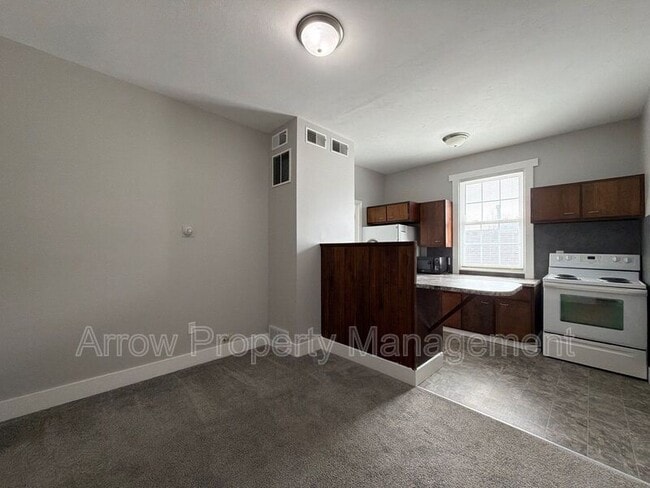 Photo - 2004 S 10th St Unit Apt #4