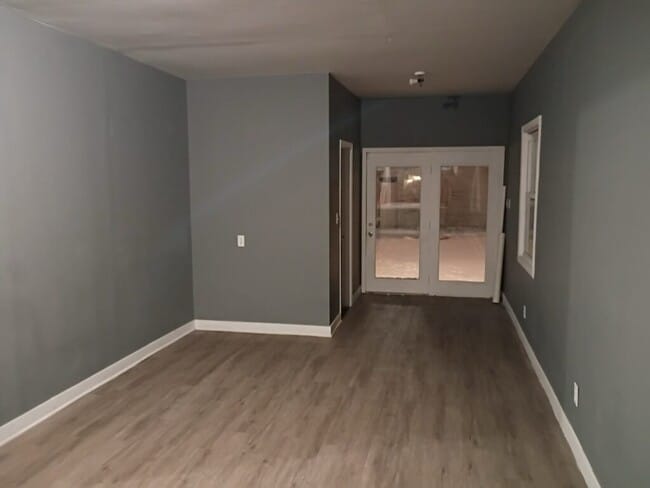 Photo - 122 W Donald St