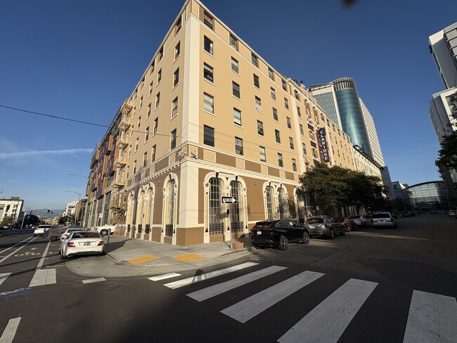 Building Photo - Claridge Apartments