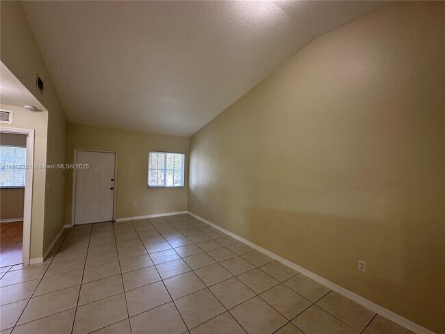 Photo - 2921 SE 12th Rd Unit 203-56