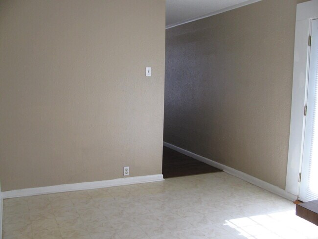 Photo - 2704 Avenue V