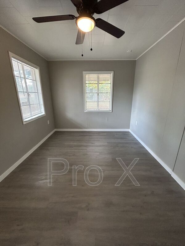 2379 Locust Rd