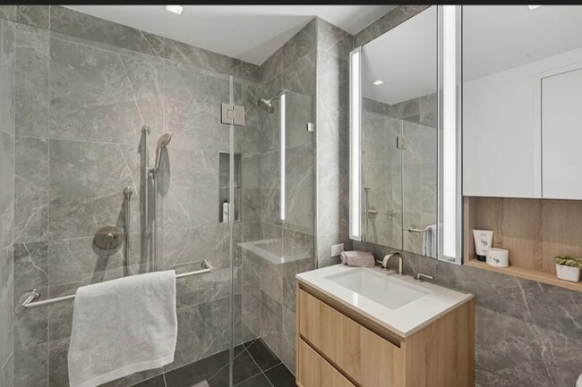 Photo - W. 43rd St , 9th Ave Unidad 2