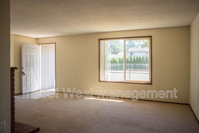 Photo - 408 NE 105th St